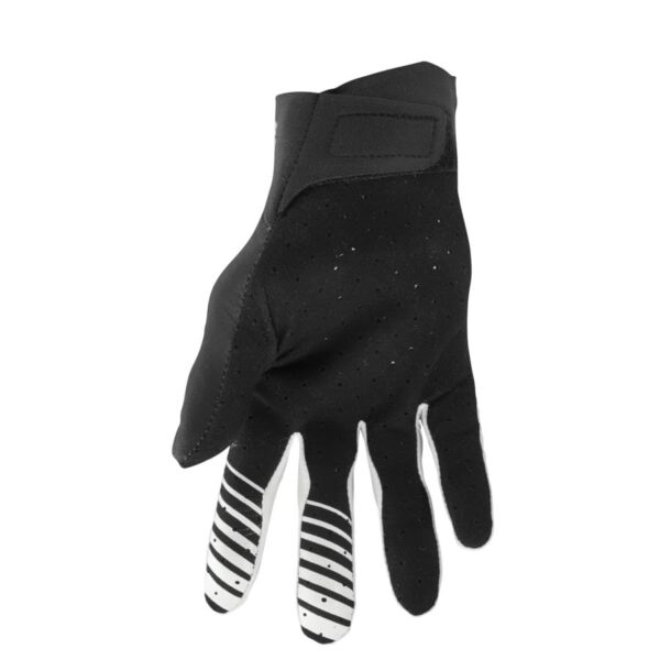 AGILE Solid Black/White Gloves – Unleash Your Ride in Sleek Monochrome Style with Superior Comfort and Control!