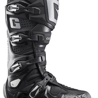 GAERNE SG-12 Boots in Bold Black – Precision Engineering and Comfort for Unmatched Riding Excellence!